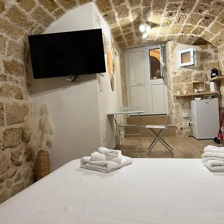 La Grotta Nocleg ze śniadaniem Mola di Bari