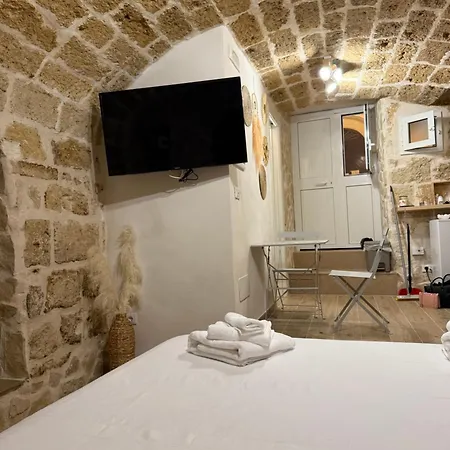 La Grotta 3*