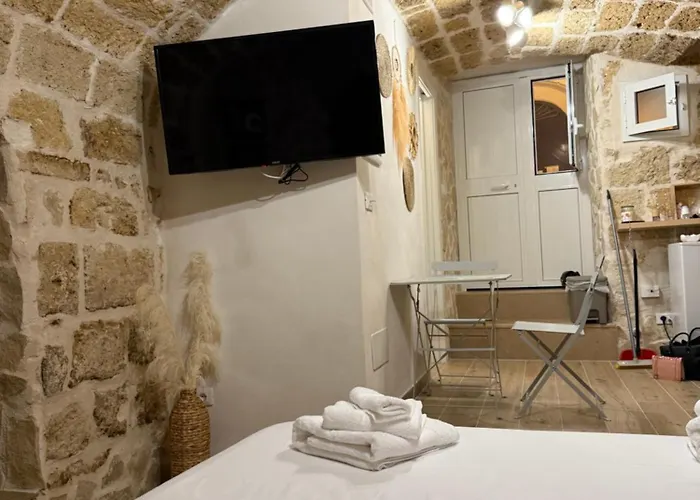 La Grotta 3*