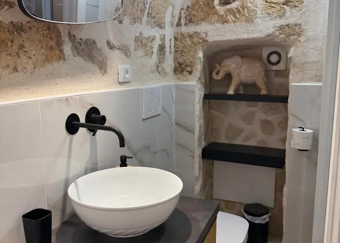 La Grotta 3*