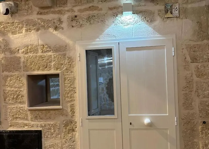 לינה וארוחת בוקר La Grotta מולה די בארי